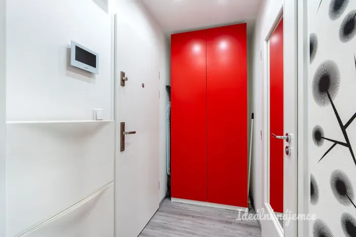 Pronájem bytu 1+kk, Praha, V Štíhlách, 34 m2