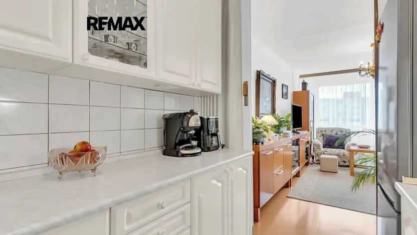 Prodej bytu 2+kk, Praha - Horní Měcholupy, Neapolská, 43 m2
