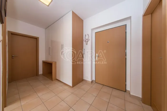 Pronájem bytu 3+kk, Hradec Králové - Nový Hradec Králové, Rybova, 74 m2