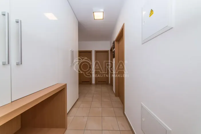 Pronájem bytu 3+kk, Hradec Králové - Nový Hradec Králové, Rybova, 74 m2