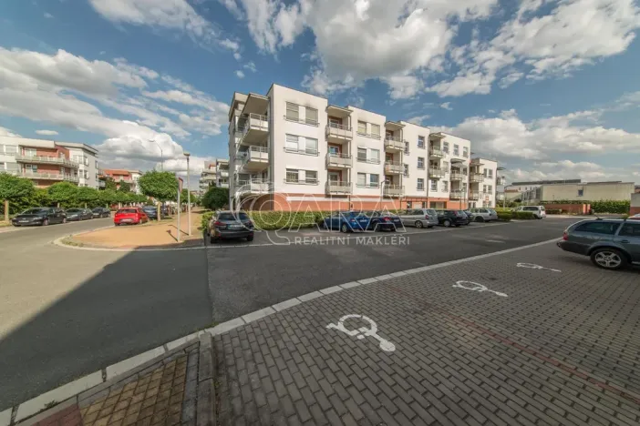 Pronájem bytu 3+kk, Hradec Králové - Nový Hradec Králové, Rybova, 74 m2