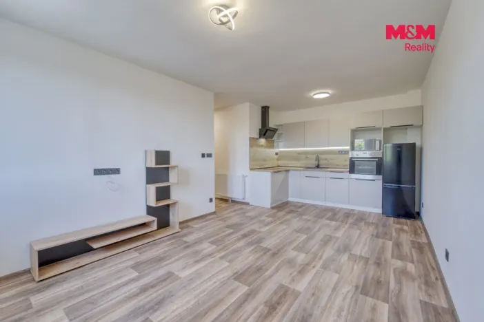 Pronájem bytu 2+kk, Tlučná, Tlučenská kolonie, 37 m2
