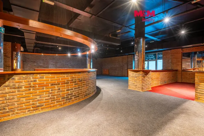 Pronájem obchodního prostoru, Praha, Trnkovo náměstí, 324 m2