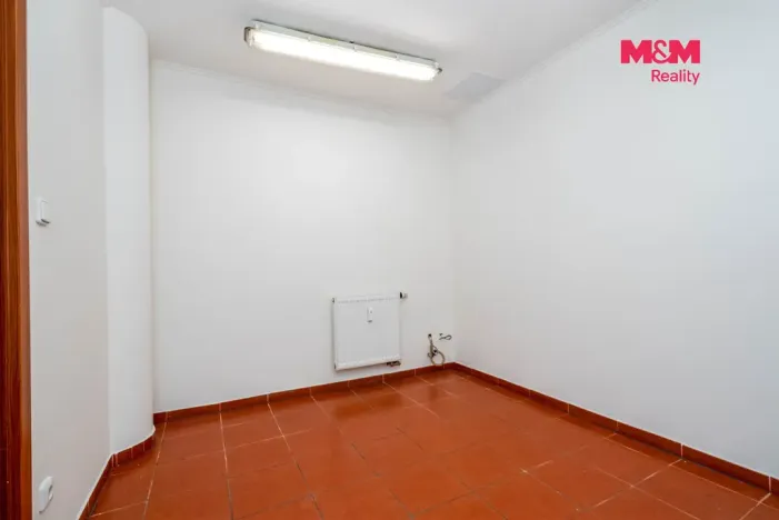 Pronájem obchodního prostoru, Praha, Trnkovo náměstí, 324 m2
