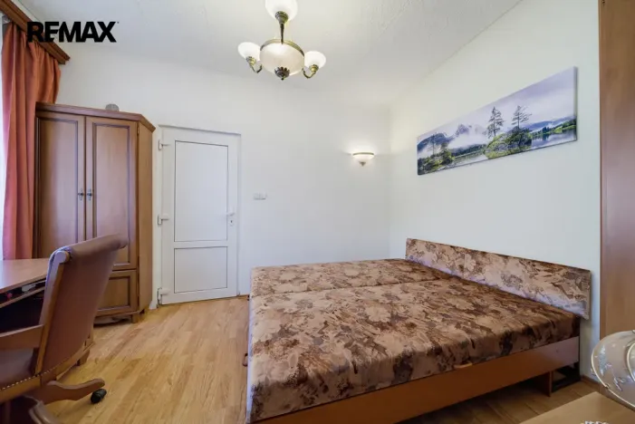 Prodej bytu 1+1, Karlovy Vary, I. P. Pavlova, 37 m2