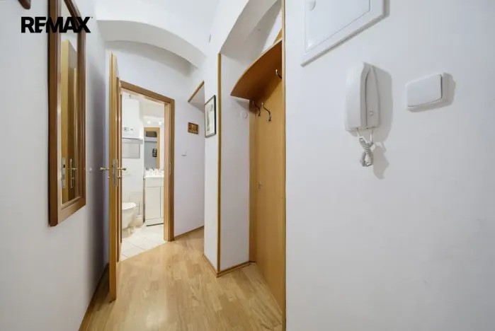 Prodej bytu 1+1, Karlovy Vary, I. P. Pavlova, 37 m2