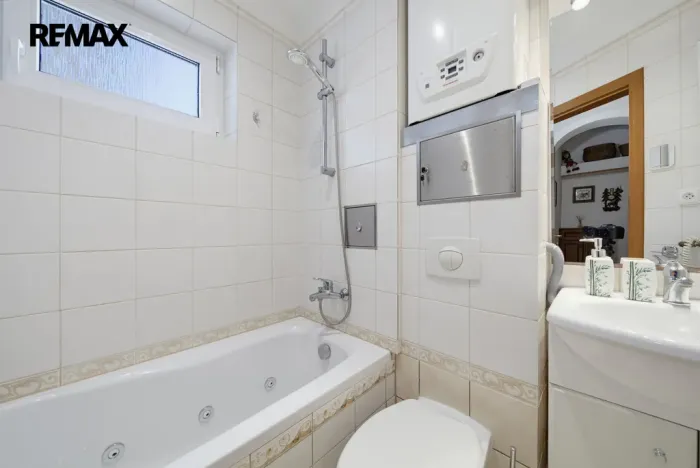 Prodej bytu 1+1, Karlovy Vary, I. P. Pavlova, 37 m2