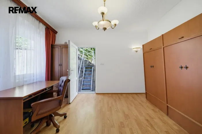 Prodej bytu 1+1, Karlovy Vary, I. P. Pavlova, 37 m2