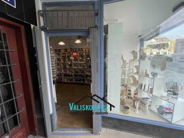 Pronájem obchodního prostoru, Kroměříž, Velké náměstí, 32 m2