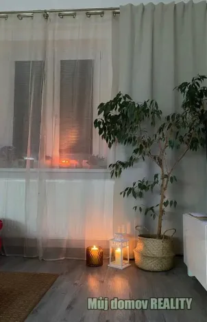 Pronájem bytu 2+kk, Praha - Ruzyně, Karlovarská, 41 m2