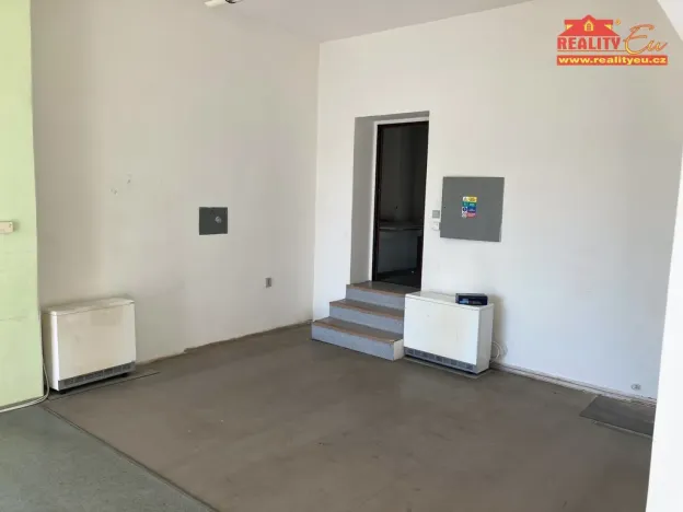 Pronájem obchodního prostoru, Červený Kostelec, náměstí T. G. Masaryka, 78 m2