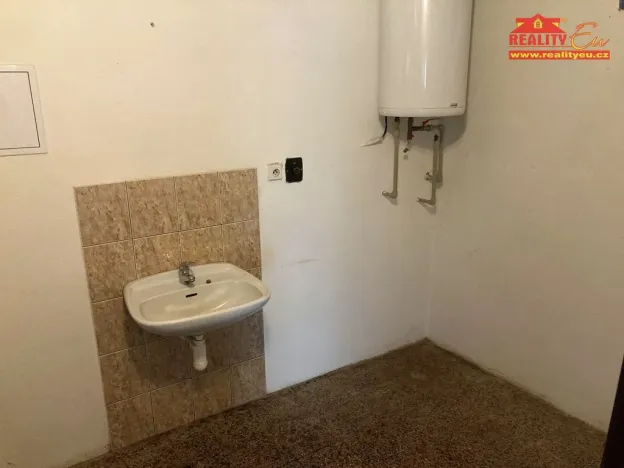 Pronájem obchodního prostoru, Červený Kostelec, náměstí T. G. Masaryka, 78 m2