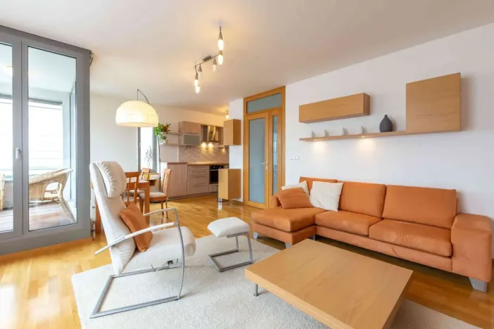 Pronájem bytu 3+kk, Praha - Prosek, Valečovská, 69 m2