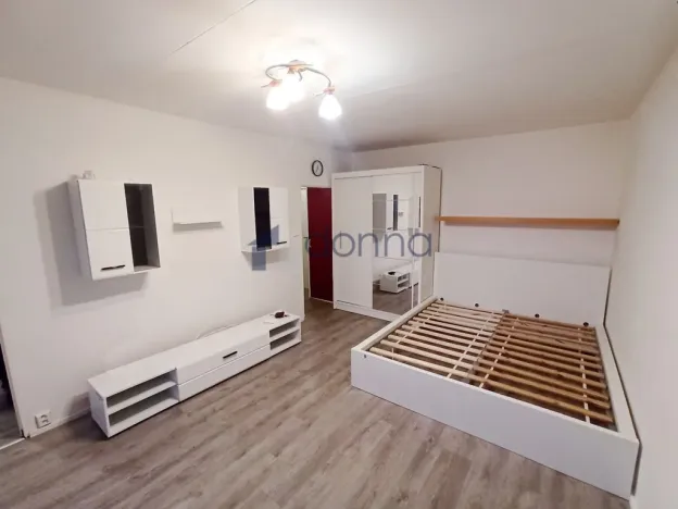 Pronájem bytu 1+1, Praha, Košťálkova, 37 m2