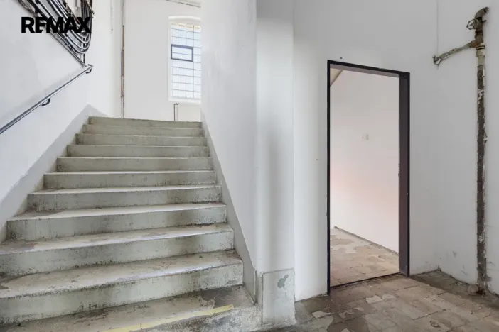 Pronájem výrobních prostor, Aš, Mánesova, 2350 m2