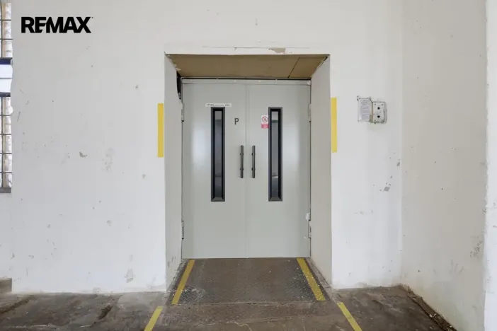 Pronájem výrobních prostor, Aš, Mánesova, 2350 m2