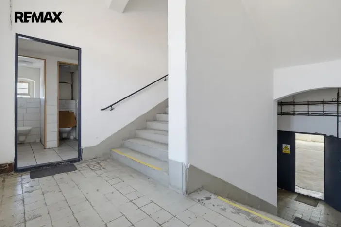 Pronájem výrobních prostor, Aš, Mánesova, 2350 m2