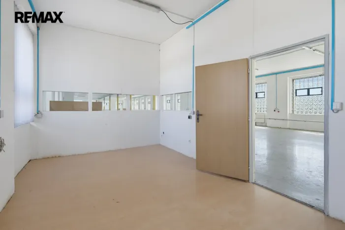 Pronájem výrobních prostor, Aš, Mánesova, 2350 m2