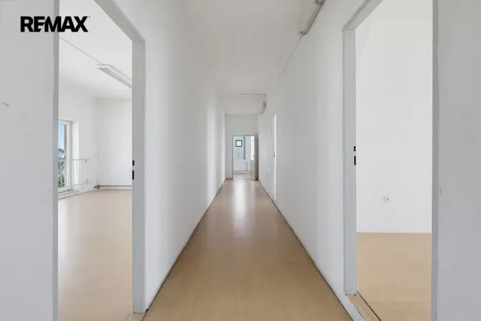 Pronájem výrobních prostor, Aš, Mánesova, 2350 m2