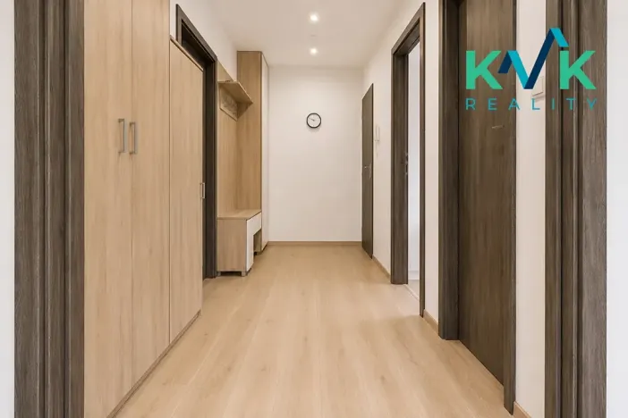 Pronájem bytu 2+1, Karlovy Vary, Vrázova, 79 m2