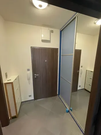 Pronájem bytu 1+kk, Praha - Střížkov, Makedonská, 34 m2
