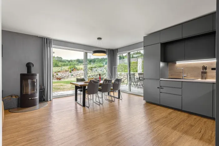 Prodej rodinného domu, Kamenice - Ládví, Lužní, 131 m2