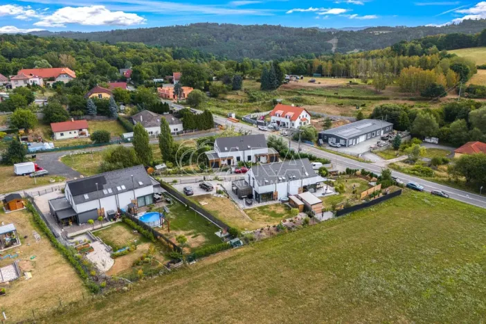 Prodej rodinného domu, Kamenice - Ládví, Lužní, 131 m2