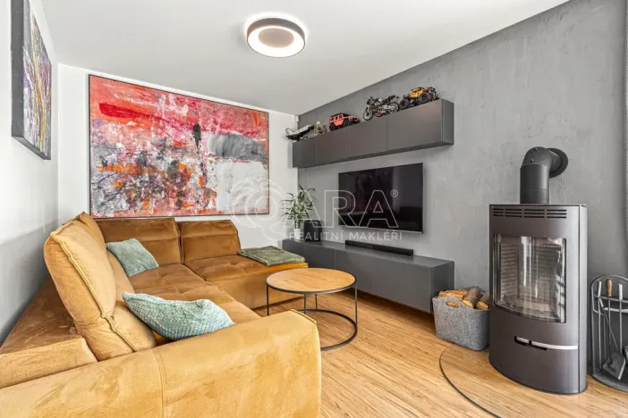 Prodej rodinného domu, Kamenice - Ládví, Lužní, 131 m2