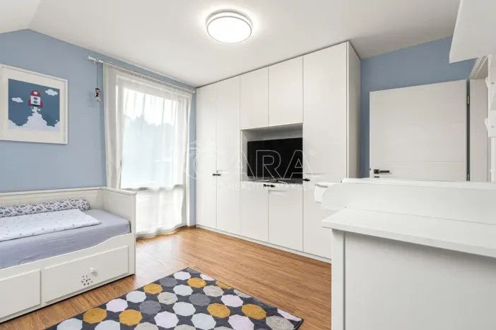 Prodej rodinného domu, Kamenice - Ládví, Lužní, 131 m2