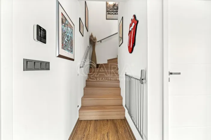 Prodej rodinného domu, Kamenice - Ládví, Lužní, 131 m2