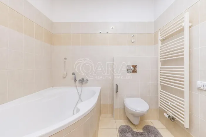 Prodej bytu 4+kk, Slaný, Kybalova, 117 m2