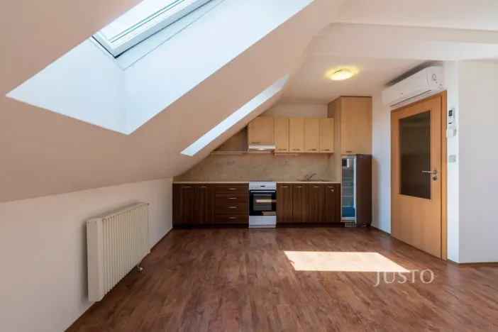 Pronájem bytu 2+kk, Staré Město, Hradišťská, 37 m2