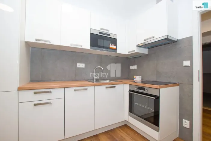 Pronájem bytu 1+kk, Liberec - Liberec II-Nové Město, Chrastavská, 25 m2