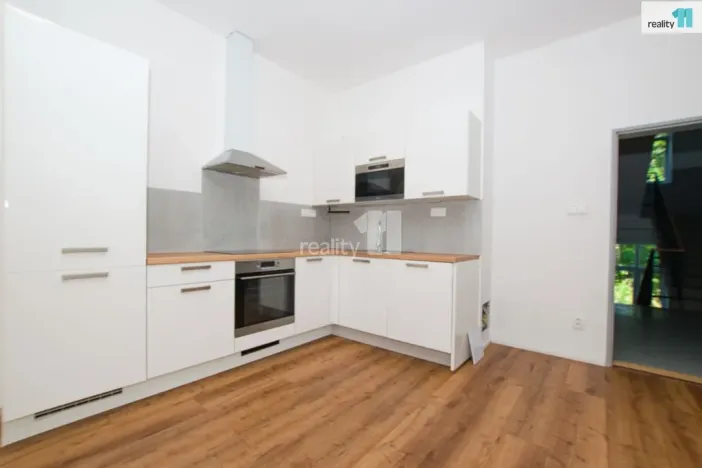 Pronájem bytu 2+kk, Liberec - Liberec II-Nové Město, Chrastavská, 50 m2