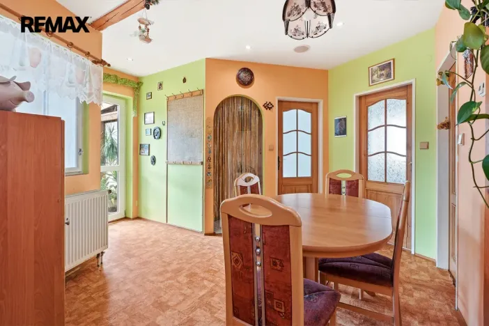 Prodej obchodního prostoru, Lomnice nad Popelkou, Komenského, 234 m2