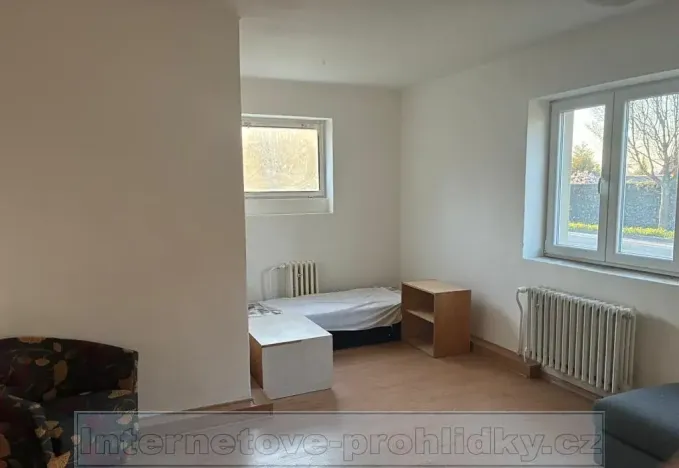 Pronájem bytu 2+1, Praha - Dolní Chabry, 58 m2