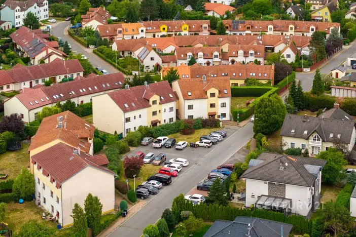 Prodej bytu 2+kk, Praha - Újezd nad Lesy, Velebného, 56 m2