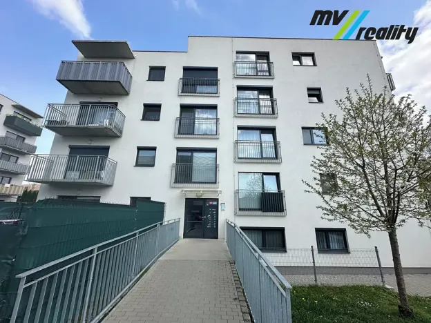 Pronájem bytu 1+kk, Milovice, Armádní, 24 m2