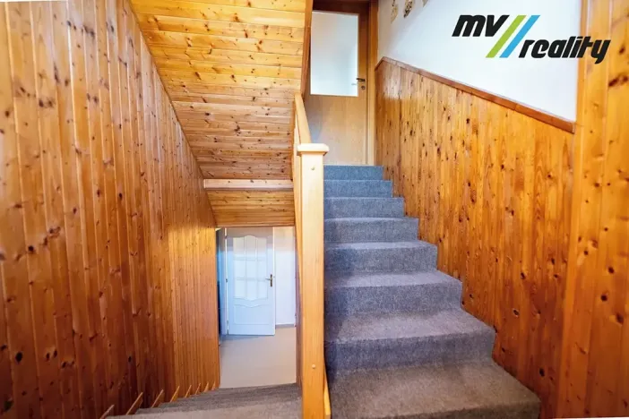 Prodej rodinného domu, Městec Králové, Třešňová, 300 m2