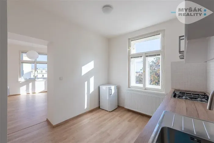 Pronájem bytu 2+kk, Praha - Břevnov, Zúžená, 30 m2