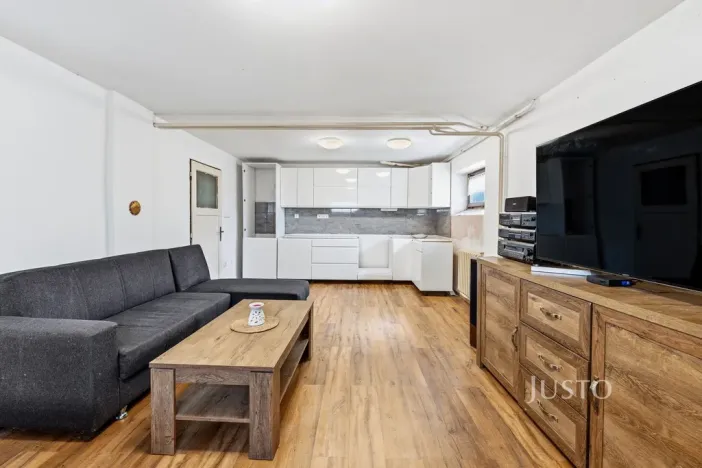 Prodej rodinného domu, Chudeřice, 250 m2