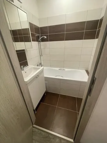 Pronájem bytu 1+1, Děčín, Kamenická, 38 m2