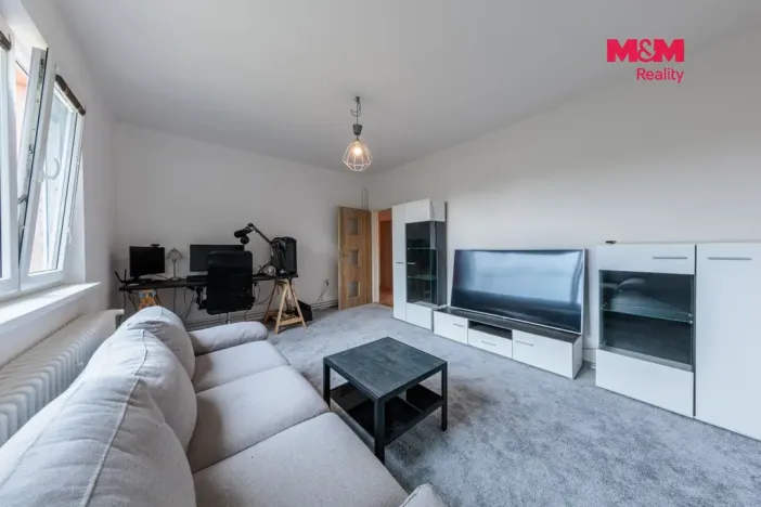 Prodej bytu 2+1, Nová Role, Tovární, 55 m2