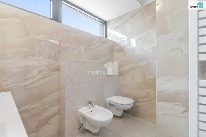 Pronájem rodinného domu, Praha - Benice, 202 m2
