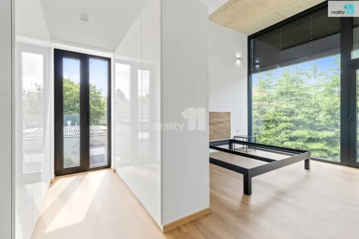 Pronájem rodinného domu, Praha - Benice, 202 m2