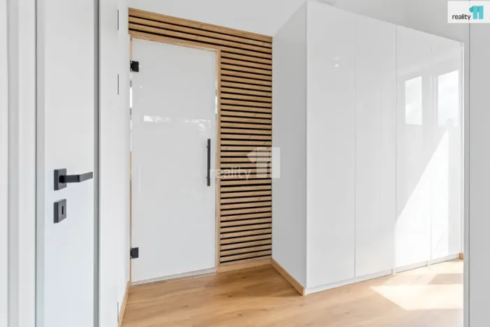 Pronájem rodinného domu, Praha - Benice, 202 m2