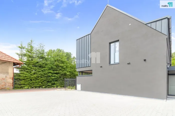 Pronájem rodinného domu, Praha - Benice, 202 m2