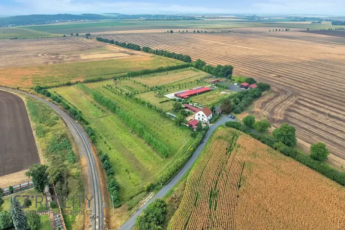 Prodej komerčního pozemku, Pečky, 35798 m2