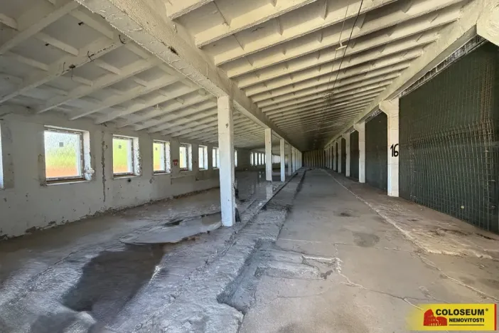 Pronájem skladu, Chvalovice, 330 m2