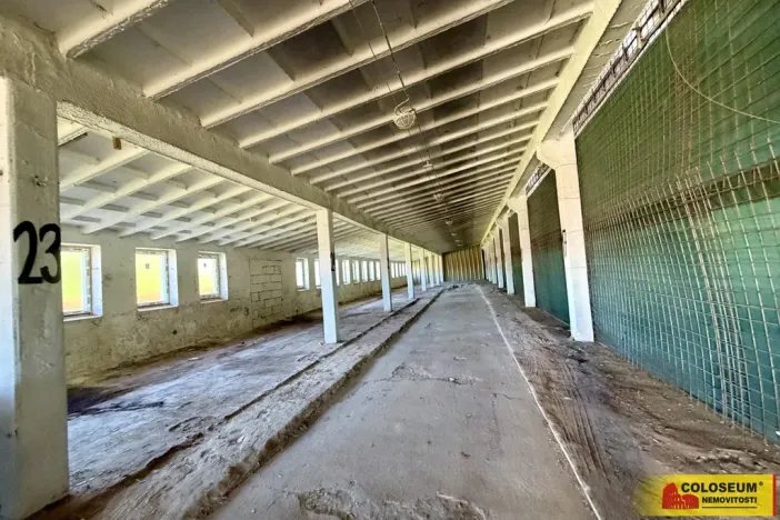 Pronájem skladu, Chvalovice, 330 m2